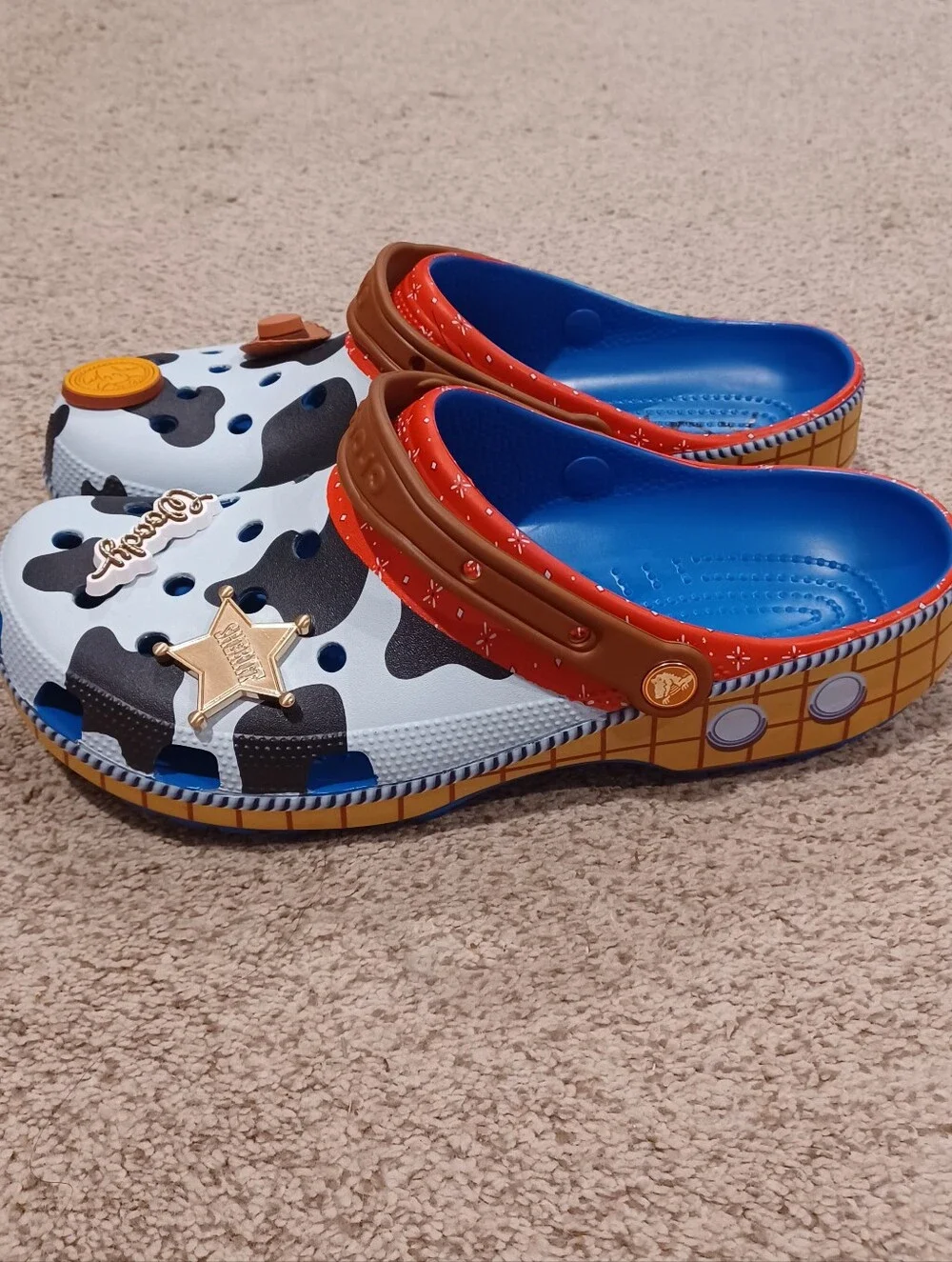 Crocs Classic Clog Toy Story Woody edition W/ character Jibbitz™ charms. Size 12